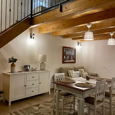 Апартаменти A Casa Di Dora